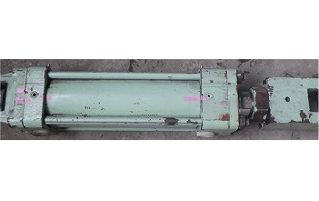 油圧シリンダー